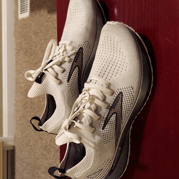 Brooks Shoes - Womens Brooks levitate 5 stealth fit